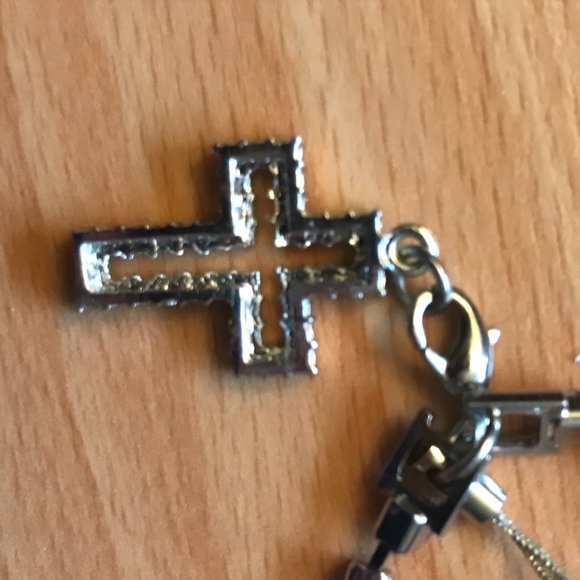 👵 3/$30 Silver-Colour Christian Cross Bracelet - Picture 4 of 4